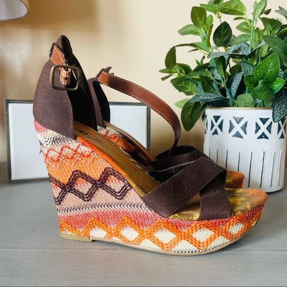 ❌SOLD❌ Mia | boho tribal orange and brown wedge sandals - Picture 2 of 5